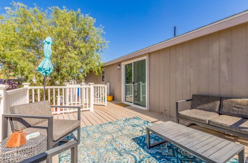 2208 Estrella Rd, Phoenix AZ 85087-8179 exterior