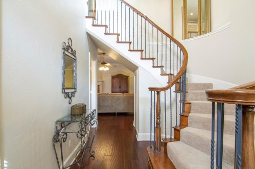 7203 Abrams Pl Ct, Dallas TX 75231 exterior