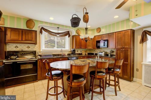 5 Cadwalader Dr, Trenton NJ 08618-3301 exterior