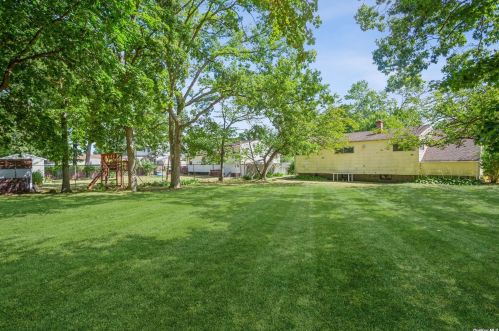 218 Fruitwood Ln, Central Islip NY 11722-2502 exterior