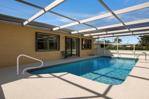 2599 Westmoreland Blvd, Fort Pierce FL  34952-5382 exterior