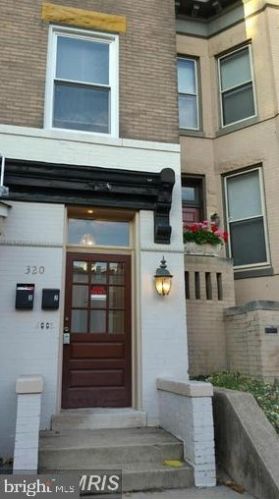 320 D St, Washington DC  20002-5721 exterior