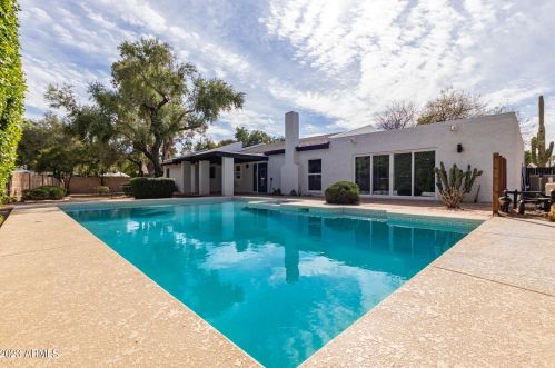 14827 2nd Pl, Phoenix AZ  85022-3611 exterior