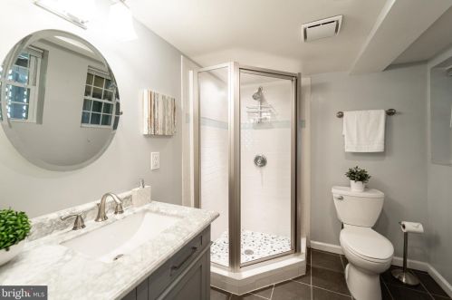 205 Commonwealth Ave, Alexandria VA 22305-2829 exterior