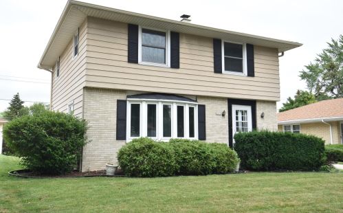 2632 93, Milwaukee WI 53227-1525 exterior