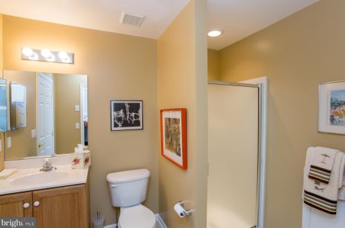 153 Villa Dr, Warminster PA 18974-3782 exterior