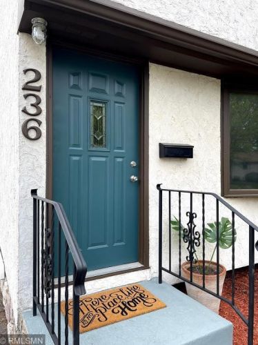 236 Poplar St, South Saint Paul, MN 55075-3520