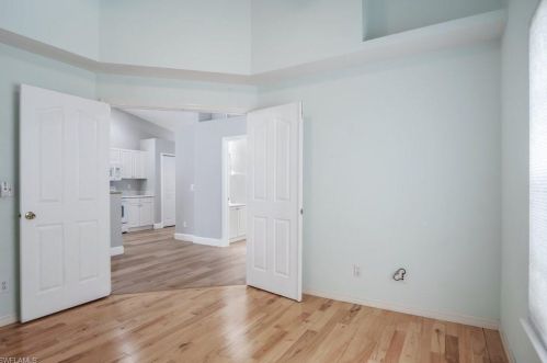 5454 Whitten Dr, Naples FL 34104-5302 exterior