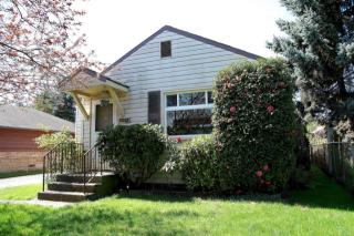 9243 14 Ave, Seattle WA  98106-2802 exterior