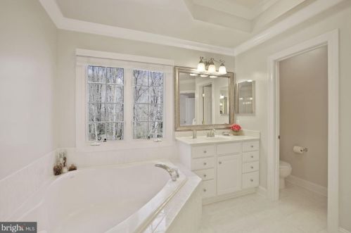 7001 Highland Mdw Ct, Alexandria VA 22315-3963 exterior