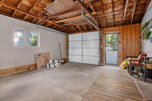 2085 Madalene Ave, Meskegon MI 49442-3815 exterior