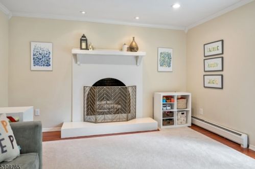 162 Bee Mdw Pkwy, Whippany NJ exterior