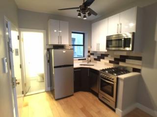 699 Chauncey St, Brooklyn NY  11207-1424 exterior