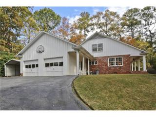 825 Island Dr, Atlanta GA  30327-4621 exterior