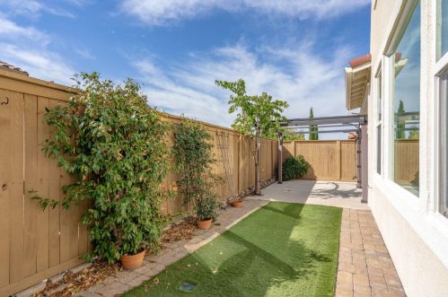 2994 Beatty Dr, Folsom CA  95762-7000 exterior