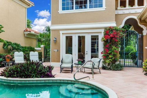 8727 Ln Palma Ln, Naples FL exterior