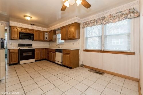 3322 Catalpa Ave, Chicago IL 60625-2275 exterior