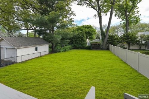 47 Kipp Ave, Hasbrouck Heights NJ 07604-1216 exterior