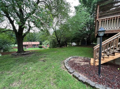 2041 Nettlewood Ct, Hazelwood MO 63043-2141 exterior