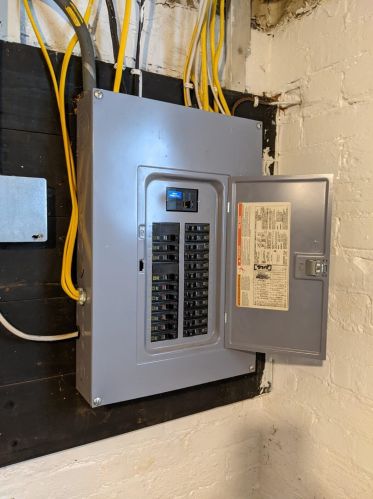 1611 Columbus St, Manitowoc WI 54220-5622 exterior