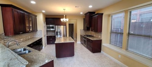 1119 Ranch Vista Dr, Irving, TX 75063-7690