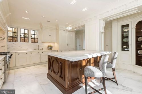 2446 Kalorama Rd, Washington DC 20008-1625 exterior