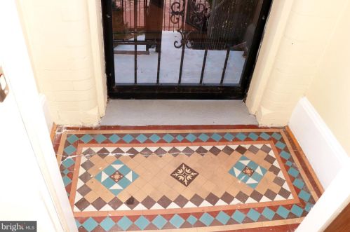 624 11th St, Washington DC  20001-4530 exterior