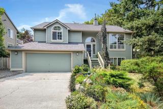 5117 47 Ave, Seattle WA  98118-2036 exterior