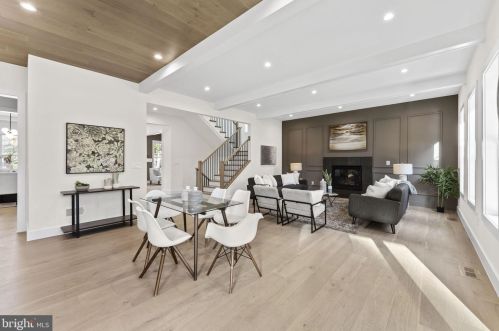 1327 Mayflower Dr, Mc Lean VA 22101-3405 exterior