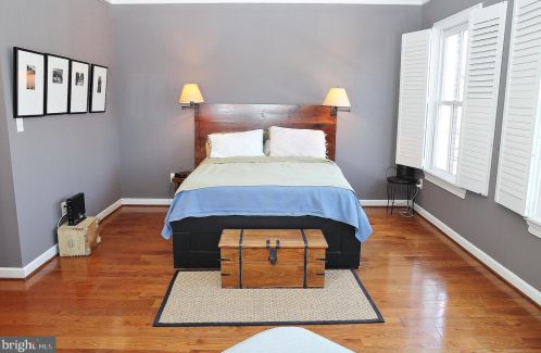 422 Royal St, Alexandria VA  22314-2335 exterior