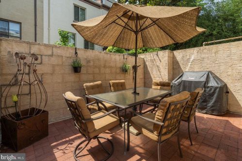 756 24 St, Philadelphia PA 19130-1953 exterior