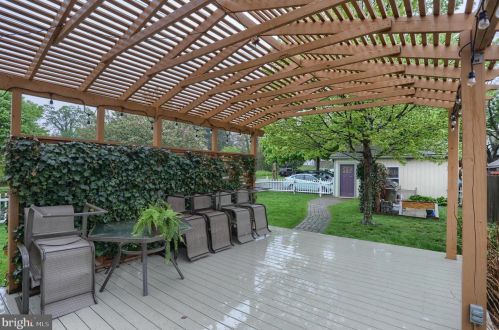 273 Main St, Hummelstown PA 17036-1721 exterior