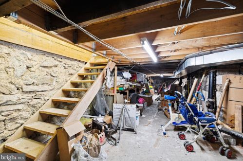 735 Bainbridge St, Philadelphia PA 19147-2008 exterior