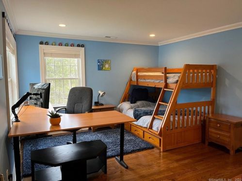 163 Branchville Rd, Ridgefield CT 06877-5116 exterior