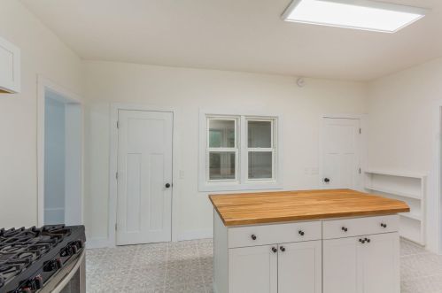 360 Hogadone Ave, Grand Rapids MI 49504-6225 exterior