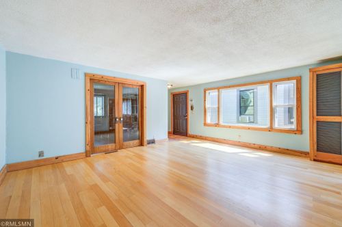 190 Charles Ave, Saint Paul, MN 55103-2029