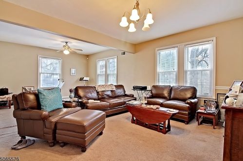 405 Pleasant Run Rd, Branchburg NJ 08853-4188 exterior