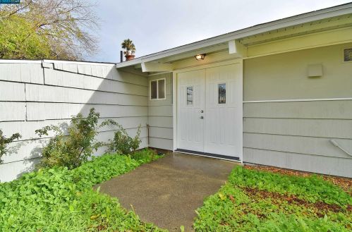 1725 Oakmead Dr, Concord, CA 94520-3023