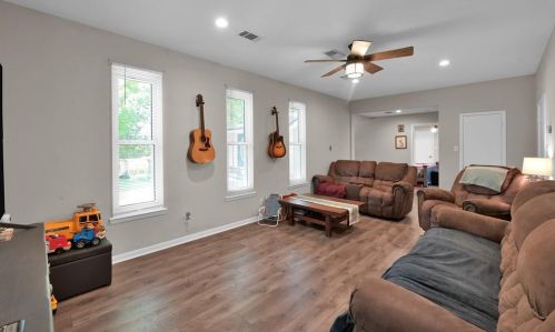 9803 Pne Pt Dr, Montgomery TX 77316-9148 exterior