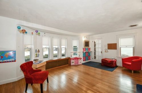 15 Elmwood St, Worcester, MA 01602-4233