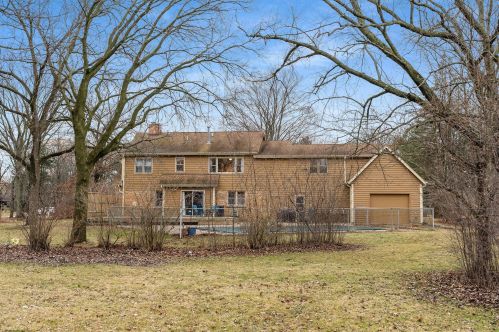 9360 Sleepy Hollow Ln, Milwaukee WI  53217-1242 exterior