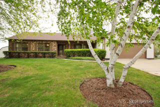 35376 Donald Ct, Volo, IL 60041-9230