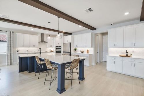 2128 Grv Dr, Naples FL 34120-1422 exterior