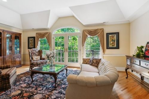 83 Pettit Pl, Princeton NJ 08540-7645 exterior