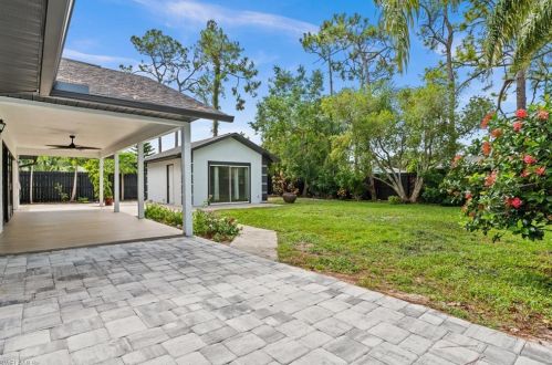 238 Willowick Dr, Naples FL 34110-1342 exterior