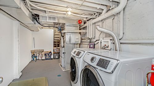 3935 Drake Ave, Chicago IL 60618-2219 exterior