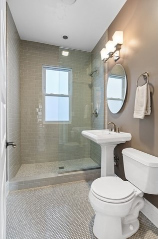 2019 Fletcher St, Chicago IL 60634-4006 exterior