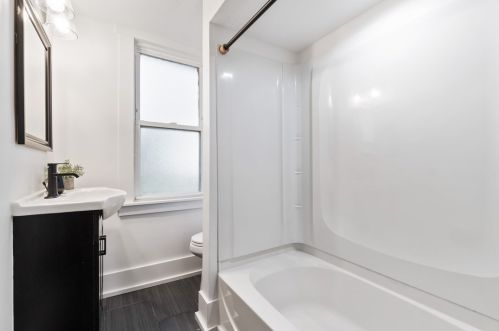 6620 Jackson St, Pittsburgh PA 15206-1764 exterior