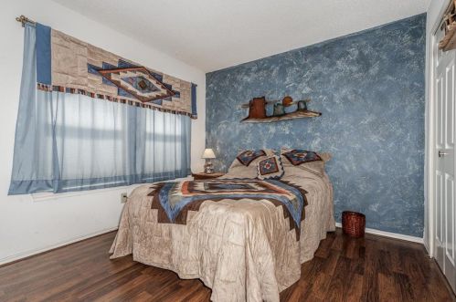 1311 Lakeshore Dr, Irving TX 75060-6675 exterior