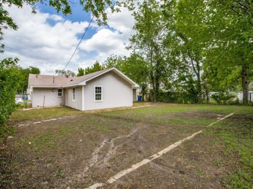 832 Emberwood Dr, Dallas TX 75232-3941 exterior